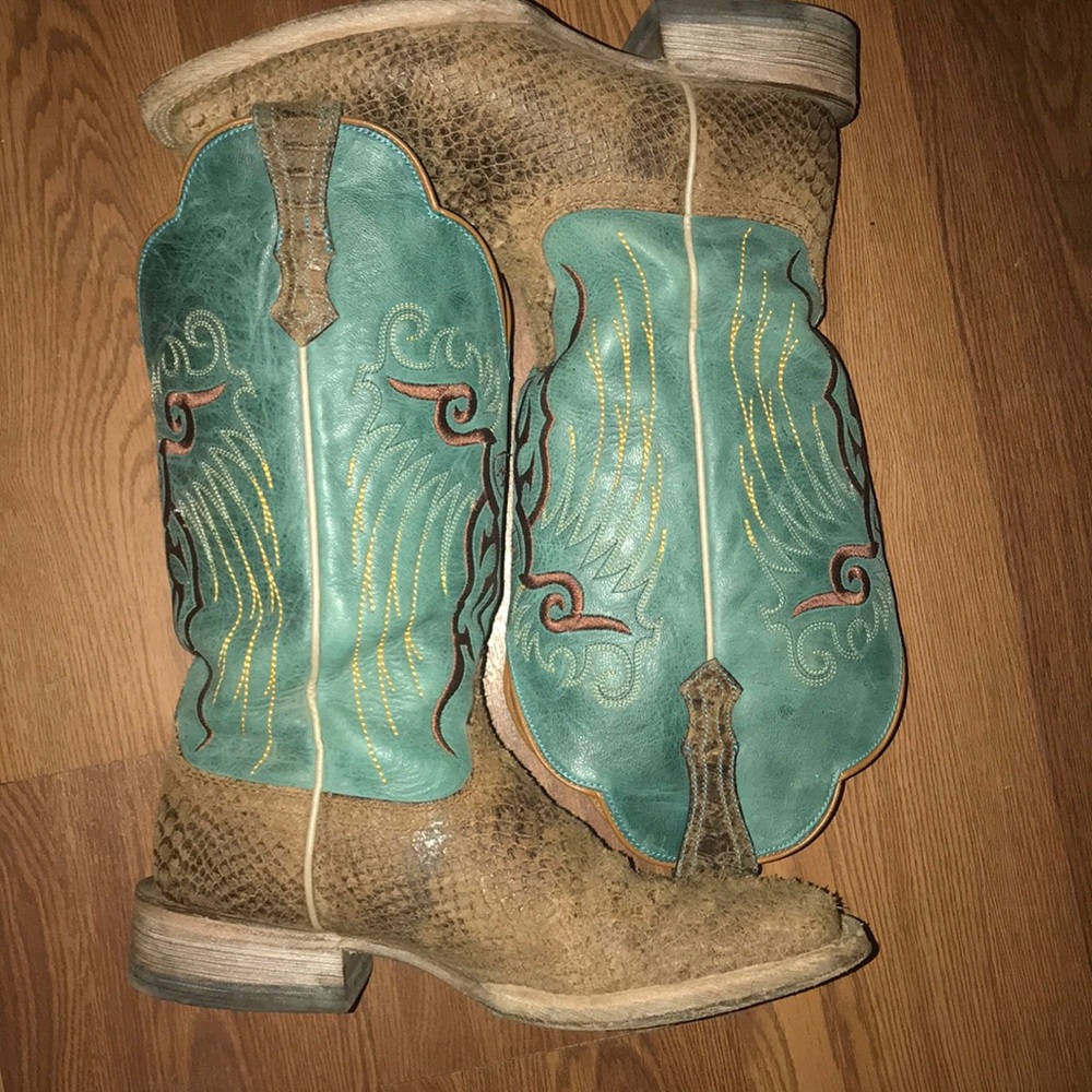 Ariat Topaz Reptile Print Mesteño Boots